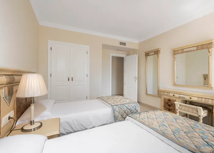 Hotel Checkin Colina Del Paraiso