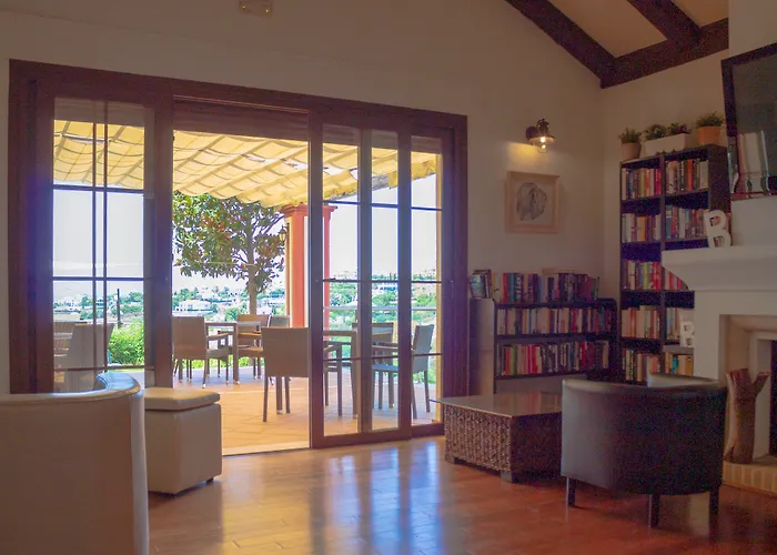 Checkin Colina Del Paraiso Hotel *